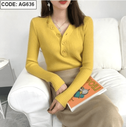 Áo len nữ tay dài phối nút Mongtogi