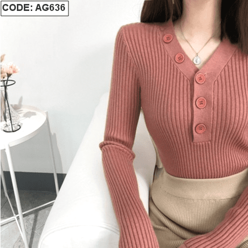Áo len nữ tay dài phối nút Mongtogi