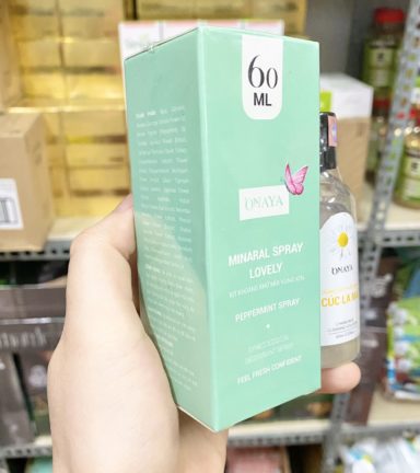 Xịt khử mùi vùng kín màu xanh Minaral Spray Lovely Peppermint ONAYA chính hãng - 8938540224049
