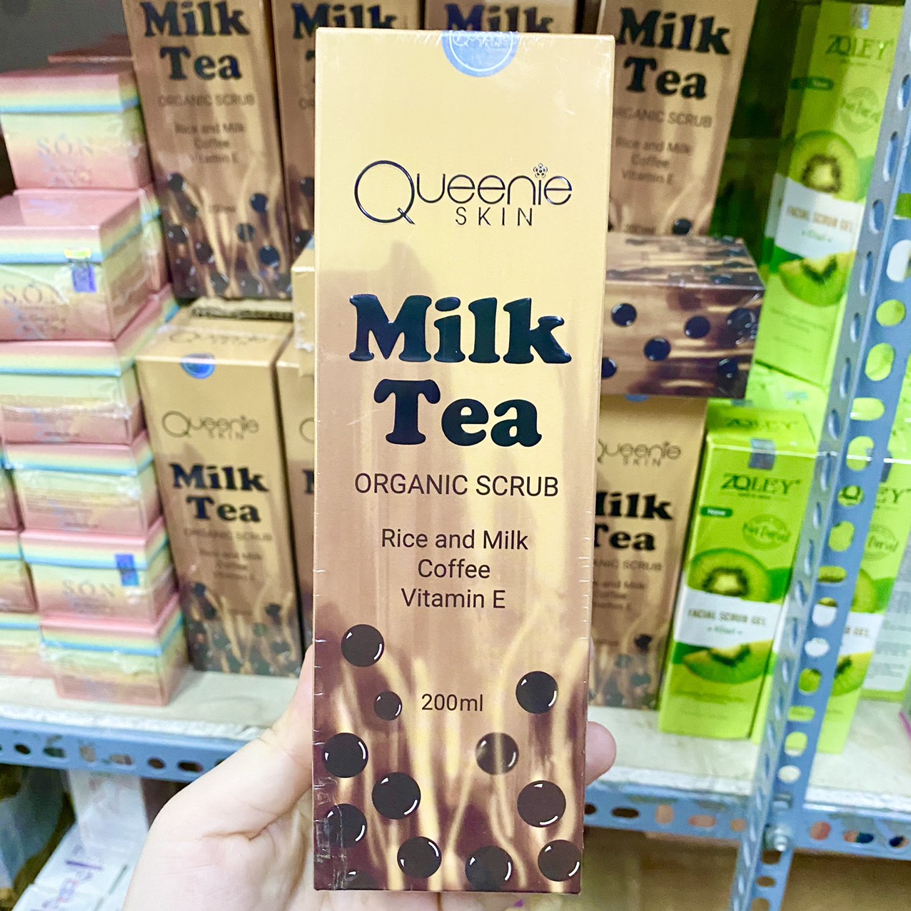 Tẩy tế bào chết Milk Tea Organic Scrub Queenie Skin chính hãng 1 Tẩy tế bào chết Milk Tea Organic Scrub Queenie Skin chính hãng
