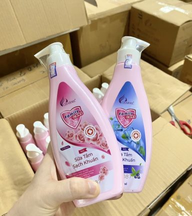 Combo 2 chai sữa tắm sạch khuẩn Charme Family Care Chính hãng - 8936194691590