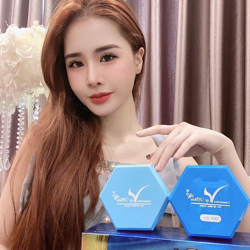 Bạn đang khao khát có làn da trắng hồng mịn màng như bao cô gái khác đã có combo body truyền trắng VIP WHITE giúp bạn