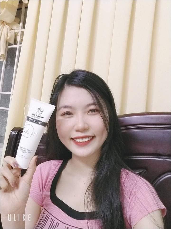 Sữa rửa mặt nha đam Huỳnh Đỗ thức tỉnh làn da