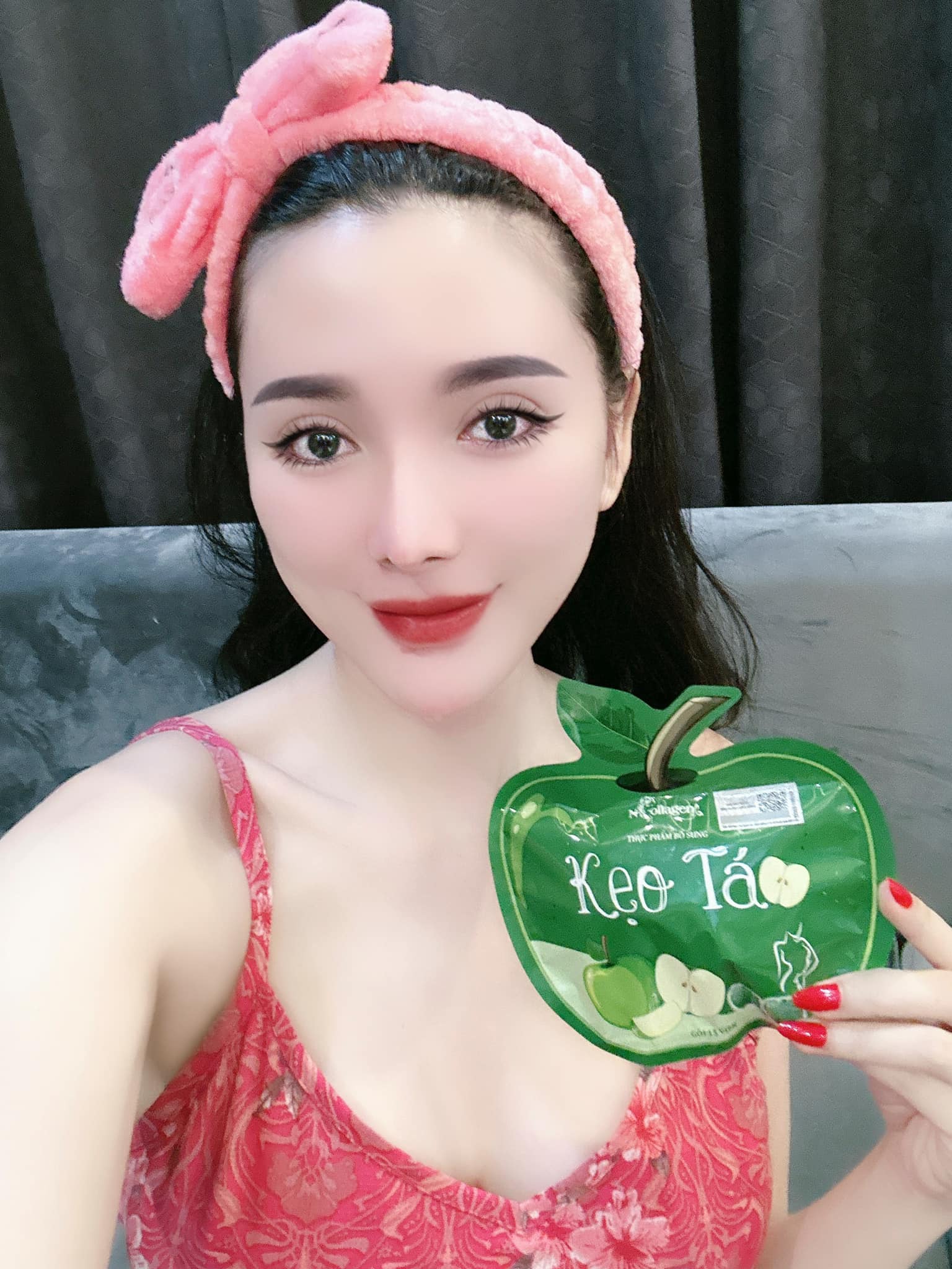 Kẹo táo Ncollagen giúp nhiều người dậy thì thành công với vong eo thon